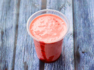 Strawberry lassi