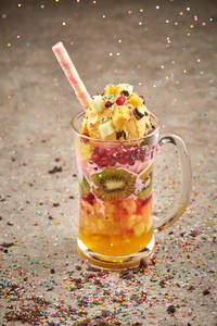 Fruit Zest Sundae