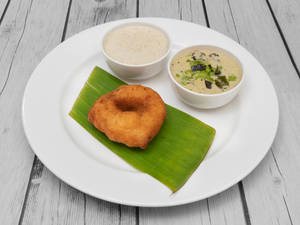Uddin Vada(1pc)(serves with  sambar ,coconut chutney)