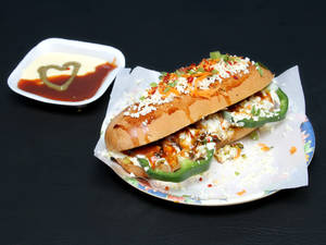 Chilli Chicken Hot Dog