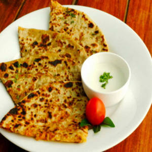 Aloo Onion Paratha (2 Pcs)
