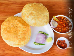 Chole Bhature (Breakfast Spcl)