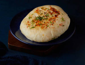 Masala Kulcha (1 Pc)