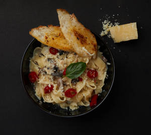 Truffled Alfredo Pasta 