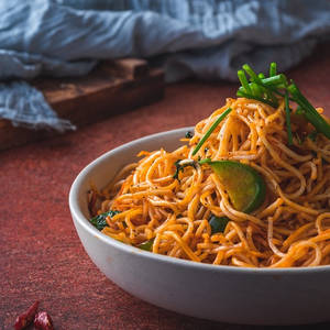 Schezwan Hakka Noodles Veg [Serves 1- 2]