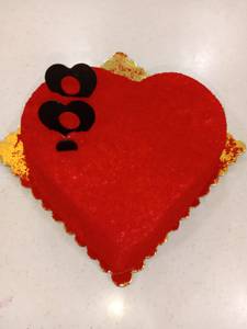 Heart Shaped Red Velvet Eggless Cake (Half Kg)