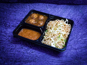 Hakka Noodles + Veg Manchurian