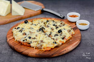 Mushroom & Olive Pizza 