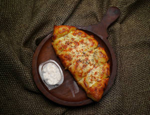 Stuffed Garlic Bread Stick With Dip