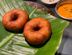 Vada Sambar (2 Pcs)