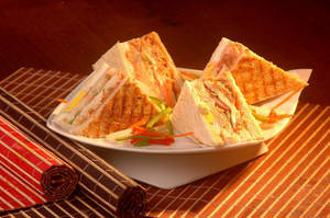 Bahrani (Club Chicken Sandwich)