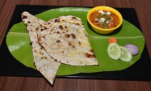 Paneer Butter Masala Butter Naan Combo