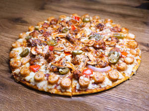 10 Munch Feast Pizza (Medium)"