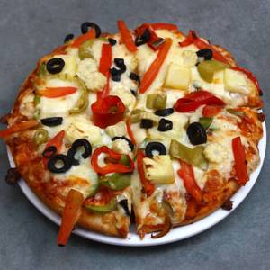 Non-Veg Makhani Style Pizza