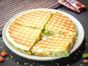Mix Vegetable Paneer Sandwich Pizza