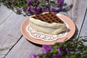 Brownie Waffle White