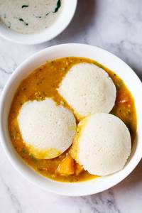 Sambar Idly (2 Pcs)