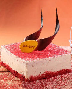 Eggless red velvet cake [1 pound]