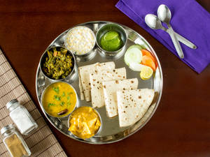 Premium Phulka Thali Without Rice