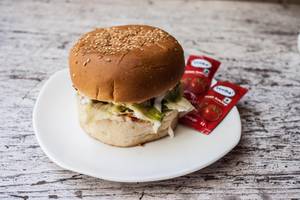 Classic Chicken Burger With Mayo
