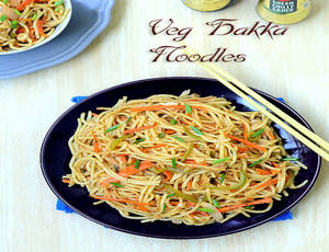 Veg Hakka Noodles