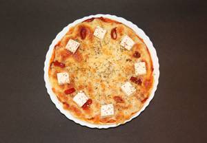 Cheesy Paneer Pizza[medium, 9 Inches]