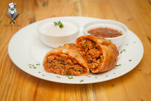 Peri Peri Chicken With Peas Empanada