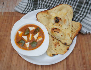 Kadhai Paneer + 2 Plain Naan