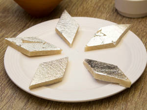 Kaju Barfi (5 Pcs)