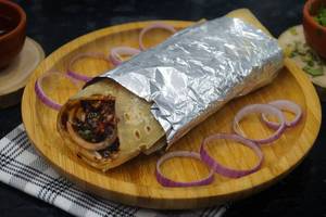 Egg Chicken Chowmein Roll