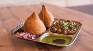 Samosa With Channa [2pcs]