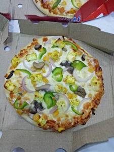 7" Deluxe Delight Pizza
