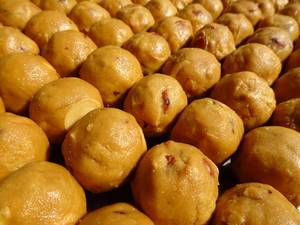 Sugar Free Mewa Besan Laddu