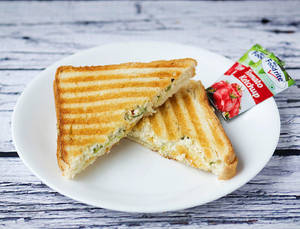 Cheese Chilli Paneer Sandwich
