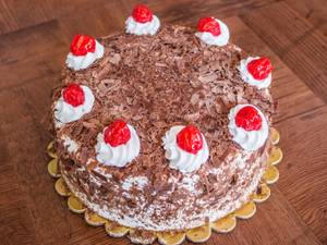 Black Forest Cake (1 Pound)