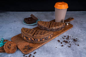 Chocochips & Cookies Waffle  + Devil's Browine Waffle  + Oreo Shake