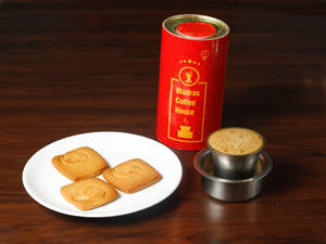 04 Cups of Coffee + Cookies ( 03 Pcs )