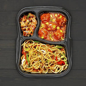 Manchurian Gravy + Hakka Noodles