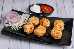 Veg Fried Momos [6 Pieces]