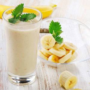 BANANA MILKSHAKE