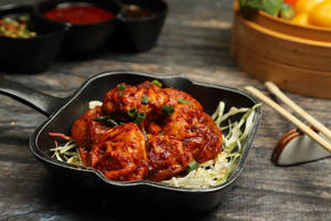 Veg Wok Tossed Chilli Momos ( 6 Pcs )