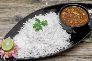 Aloo Kulcha [ 2 Piece] + Chola Chawal [ Half ] + Halwa [ 100 Gms]