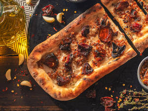 Vegan Garlic Bread with Sun-dried Tomatoes