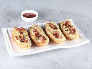 Spicy Bacon & Cheese Garlic Bread