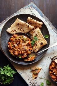 Mixed Veg Sabji + 4 pcs Butter Tawa Roti