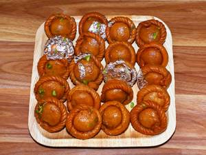 Rajasthani Chandrakala (Per Kg)