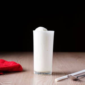 Vanilla Milkshake With Icecream