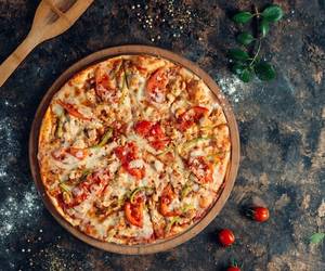 Cheese Tomato Pizza 