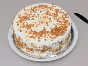 Butterscotch Crunchy Cake (Half kg)