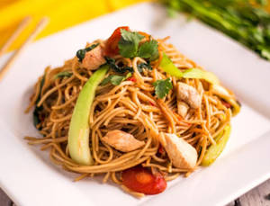 Schezwan Chicken Noodles